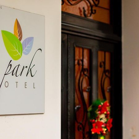 V Park Hotel Tbilisi Eksteriør bilde